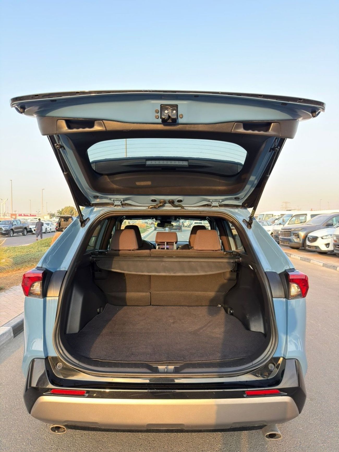 تويوتا راف ٤ SE Hybrid 2.5 L 2023 model