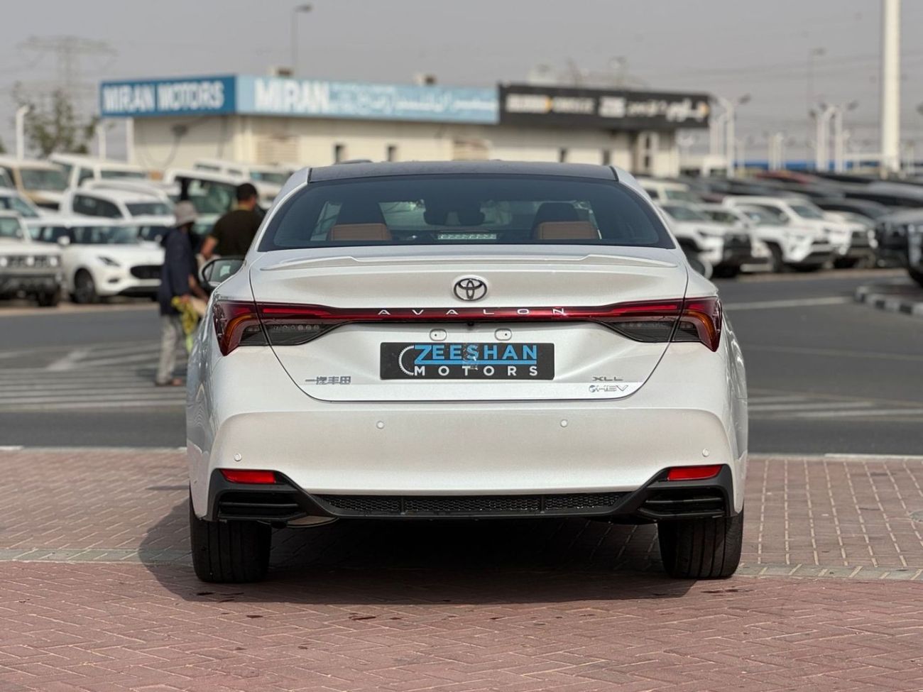 Toyota Avalon TOYOTA AVALON 2.5L HYBRID XLE 2024