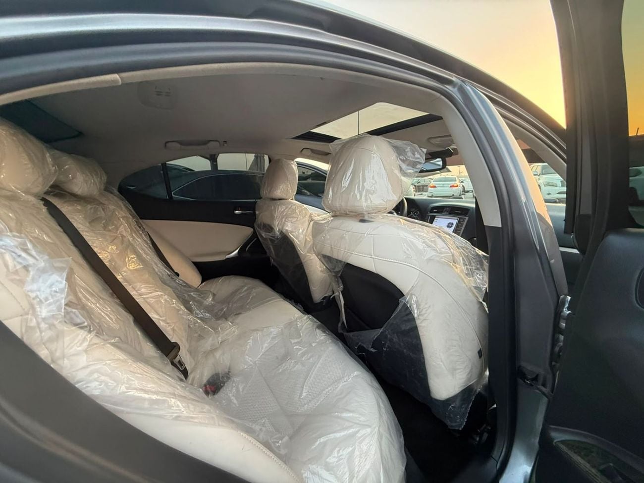 لكزس IS 350 STD (NON GCC)