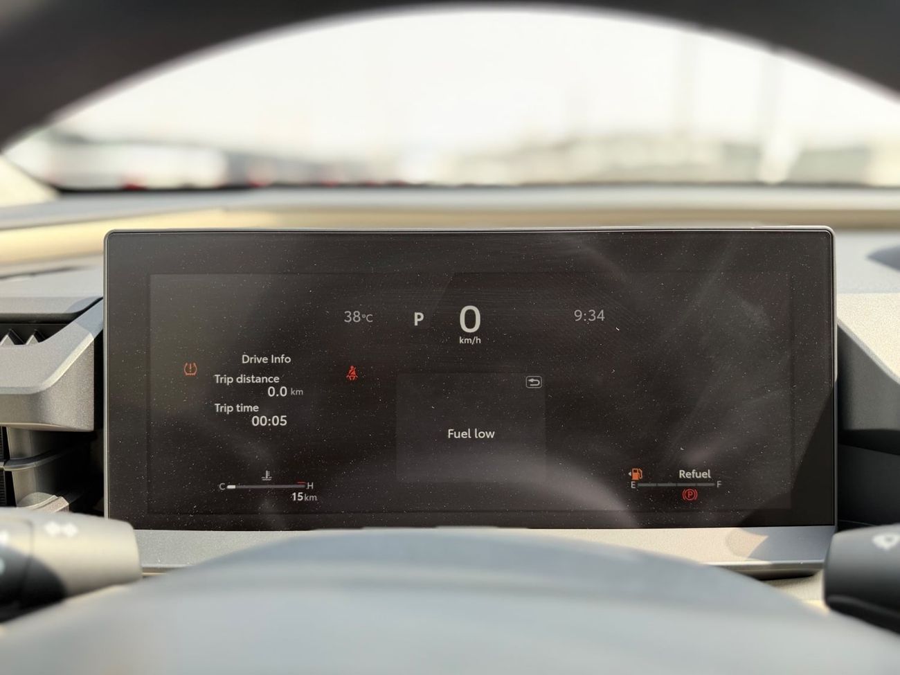 تويوتا راف ٤ XLE * الموديل: تويوتا RAV4 2026 * المحرك: 2.0 لتر بنزين * نوع الوقود: بنزين - يورو 4 * نظام الدفع: دفع ر