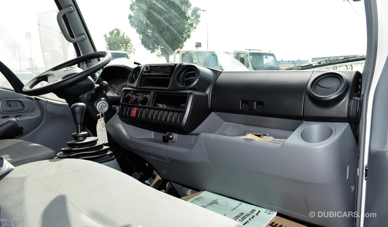 هينو 300 512 2020 أبيض اللون 3 مقاعد ناقل حركة شاحنة نقل 4 اسطوانة الديزل فقط للتصدير