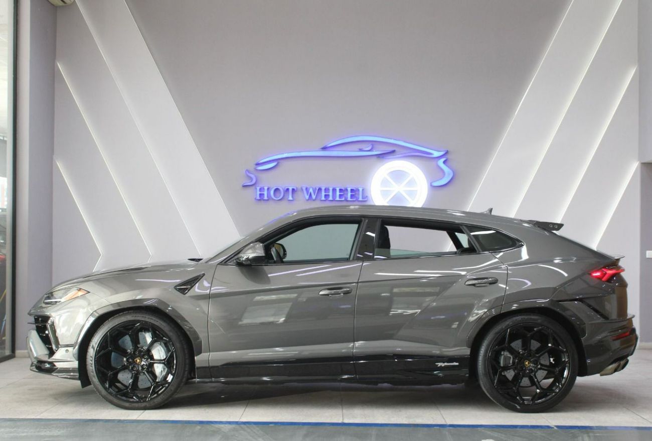 لامبورغيني اوروس 4.0T V8 Performante