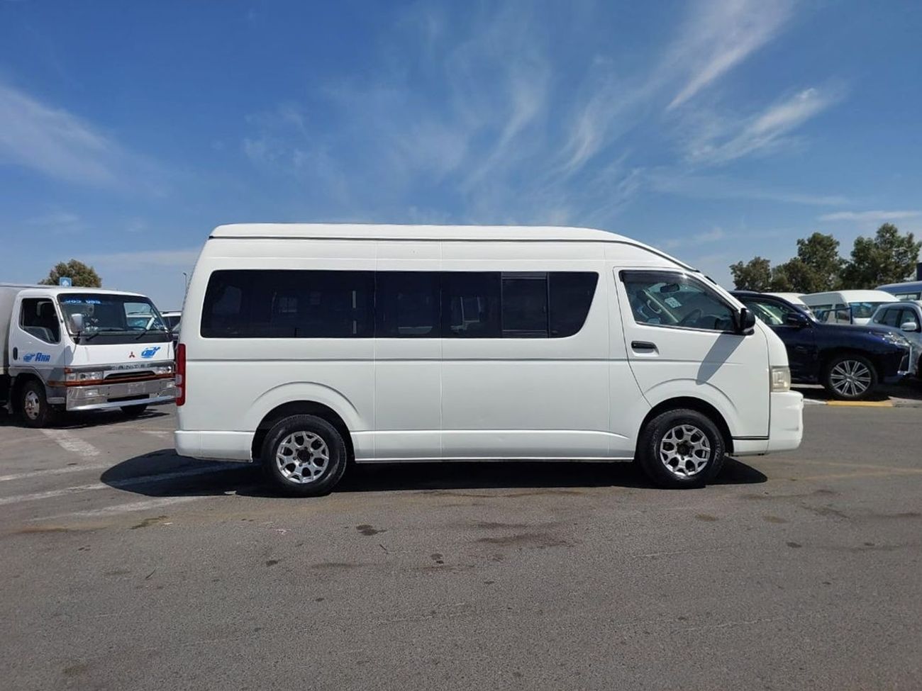 Toyota Hiace TOYOTA HIACE VAN RHD 2010 MODEL 3.0 L DIESEL AUTOMATIC(PM06521)