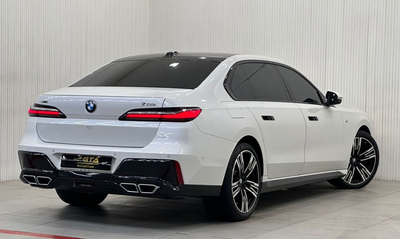 بي أم دبليو 760Li 2023 BMW 760i xDrive M-Sport, 2028 BMW Warranty, 2029 BMW Service Pack, Fully Loaded, Low Kms, GCC