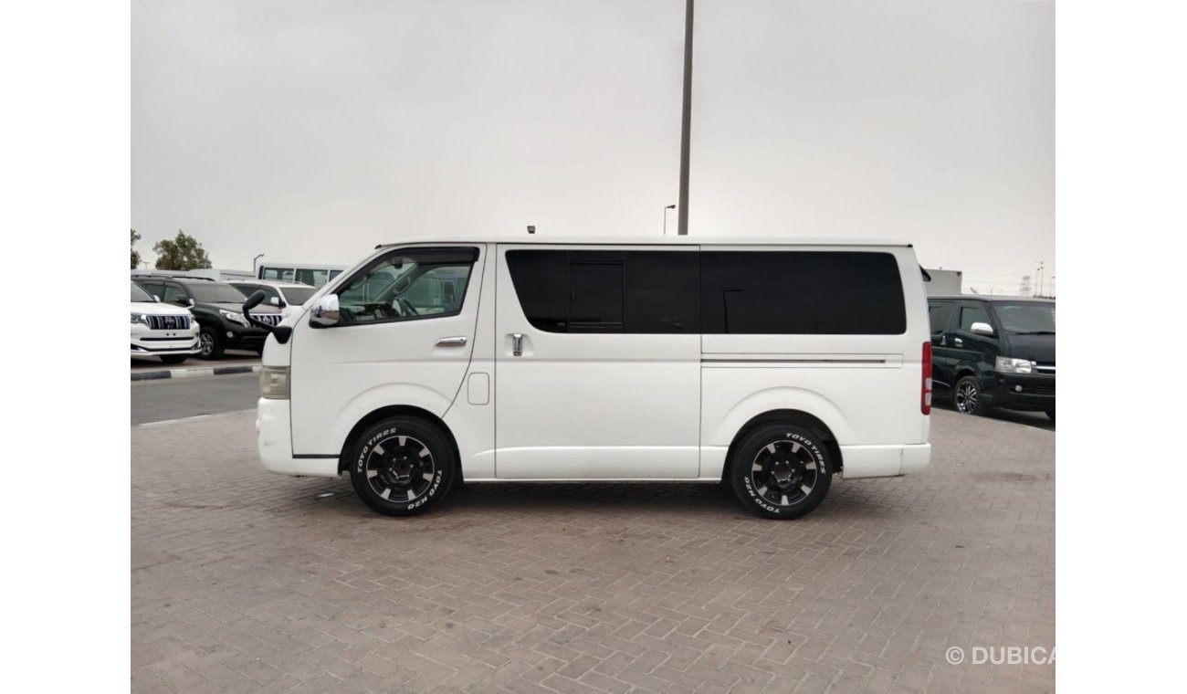 تويوتا هاياس TOYOTA HIACE VAN RIGHT HAND DRIVE (PM1555)