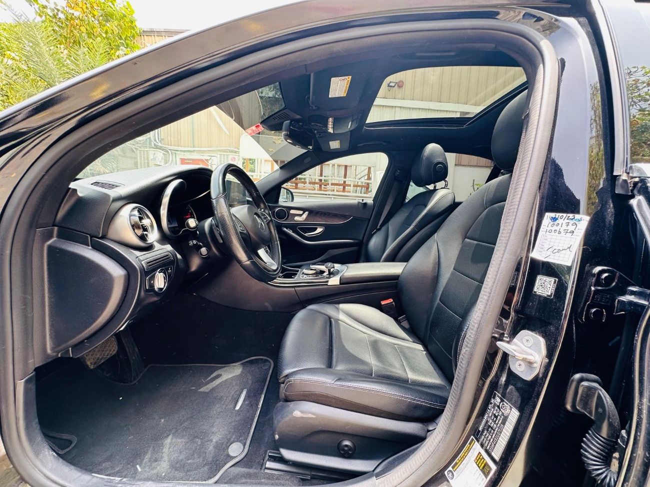 Mercedes-Benz C 300 Luxury FIX PRICE | AED 945 PM AVAILABE | Mercedes C300 AMG 2018 | NO LOW BALLERS | NO ACCIDENT HISTO