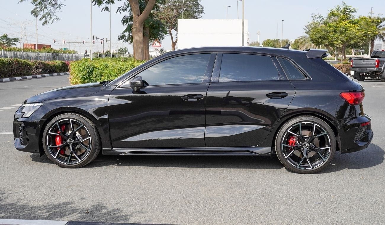 أودي RS3 TFSI quattro 2.5L Sportback