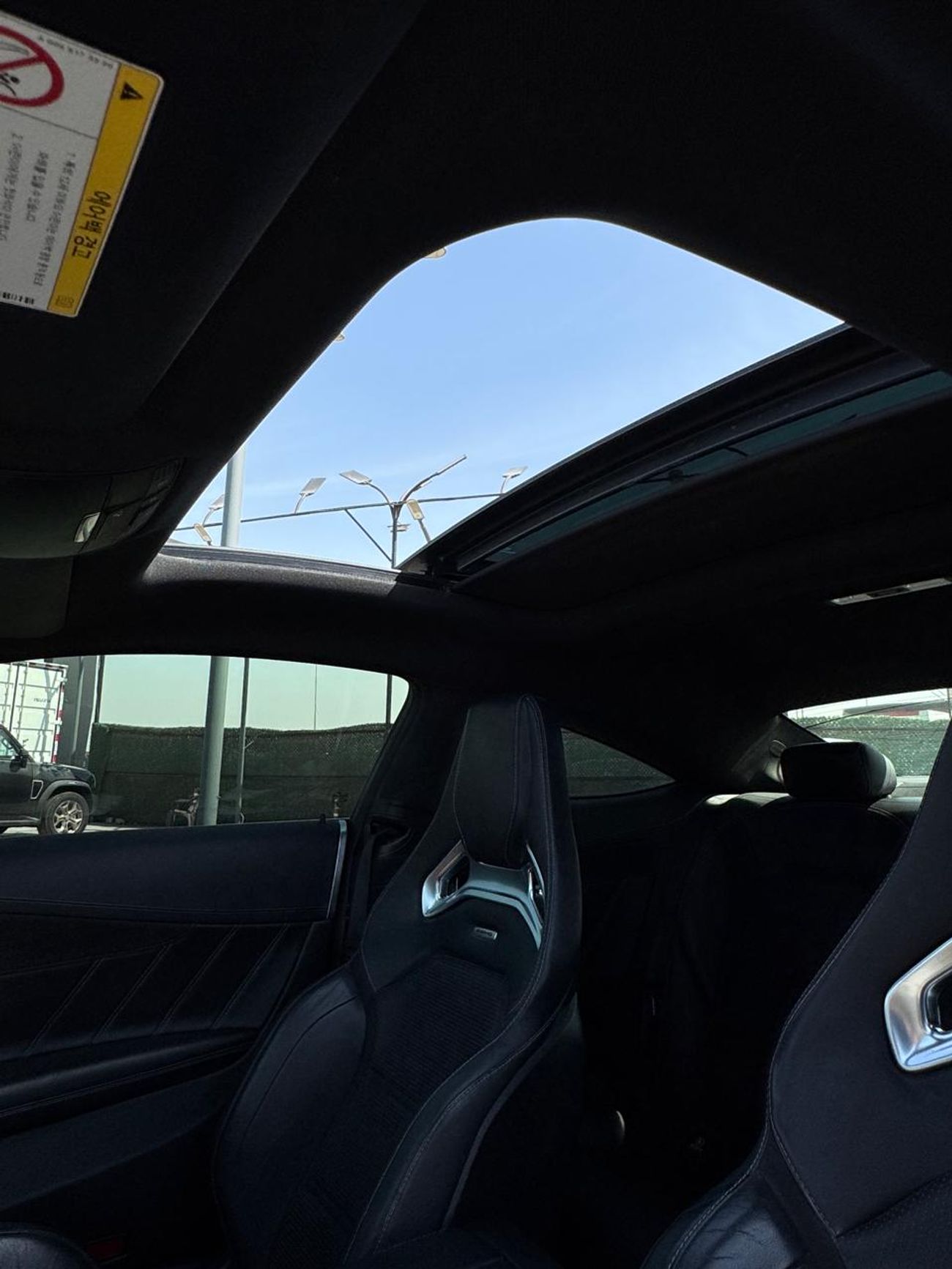 مرسيدس بنز C 63 كوبيه ✨ مرسيدس C63 S AMG ✨ كوبيه موديل : 2018 السعر : 130.000 درهم الممشي 75.000 (وارد كوري) ✨ فل اوبشن، ف