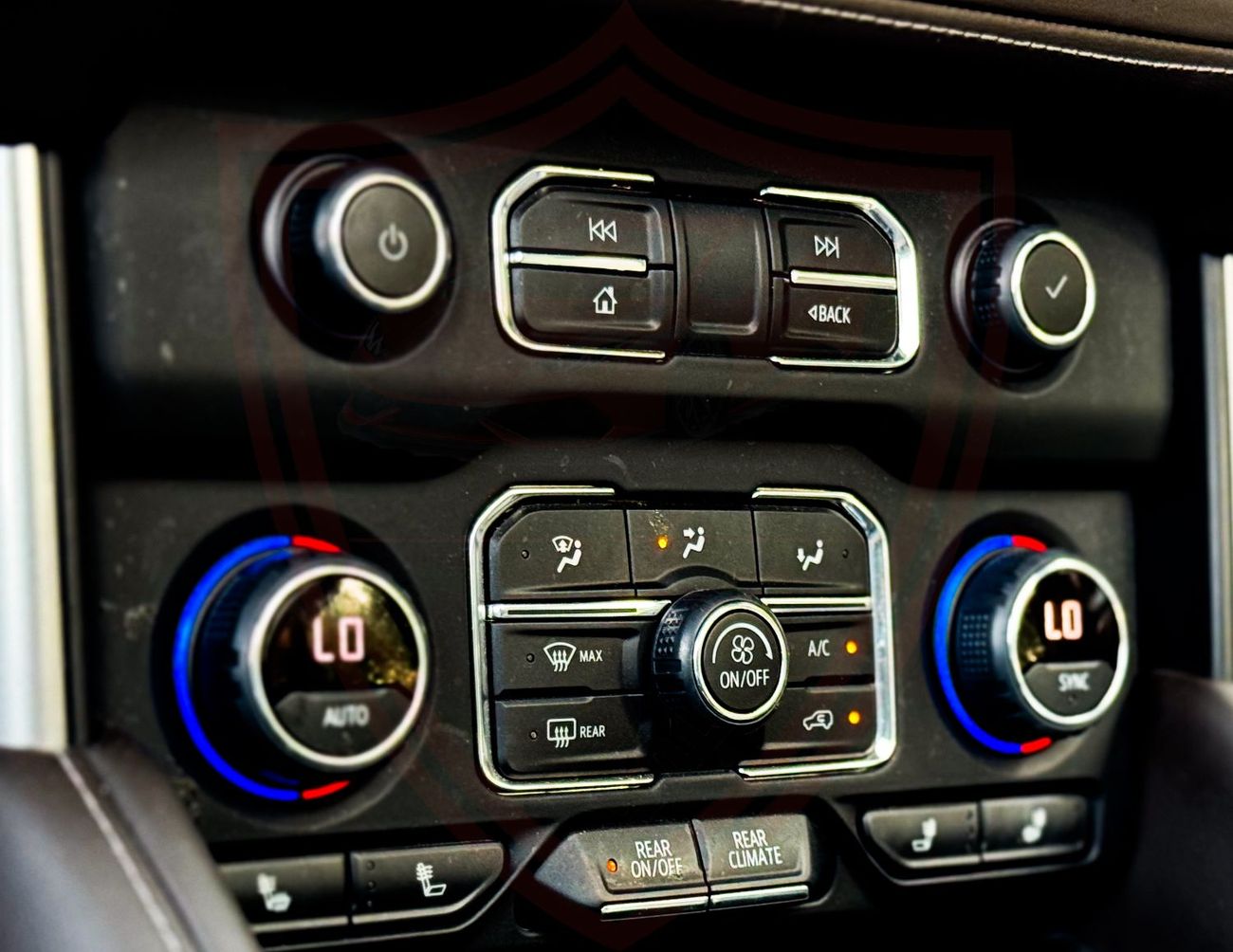 Chevrolet Suburban LT 5.3L 4WD Chevrolet Suburban | 5.3L | 2023 | GCC | Original Paint | Accident Free | Excellent Cond