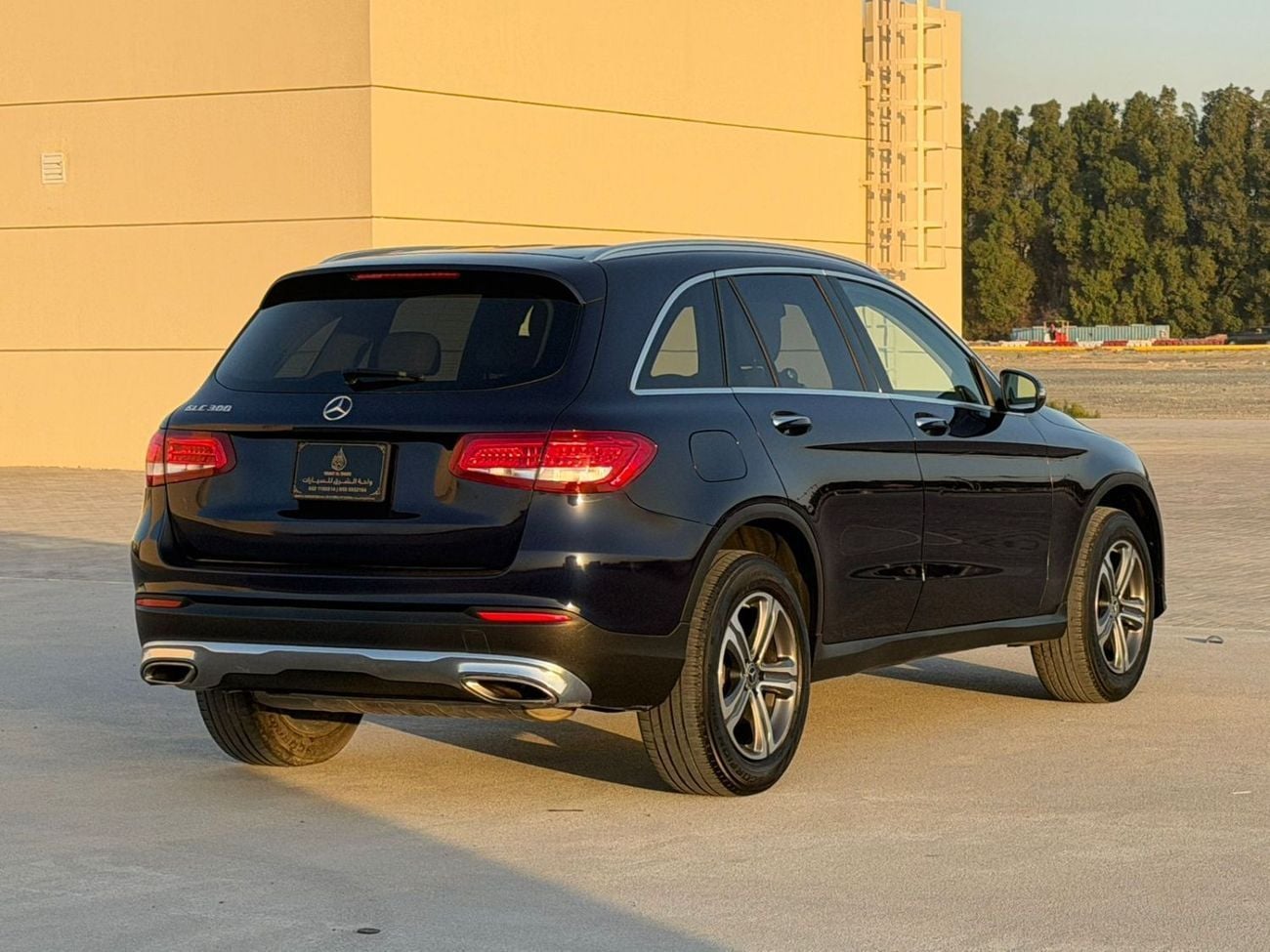 مرسيدس بنز GLC 300 4MATIC 2.0L