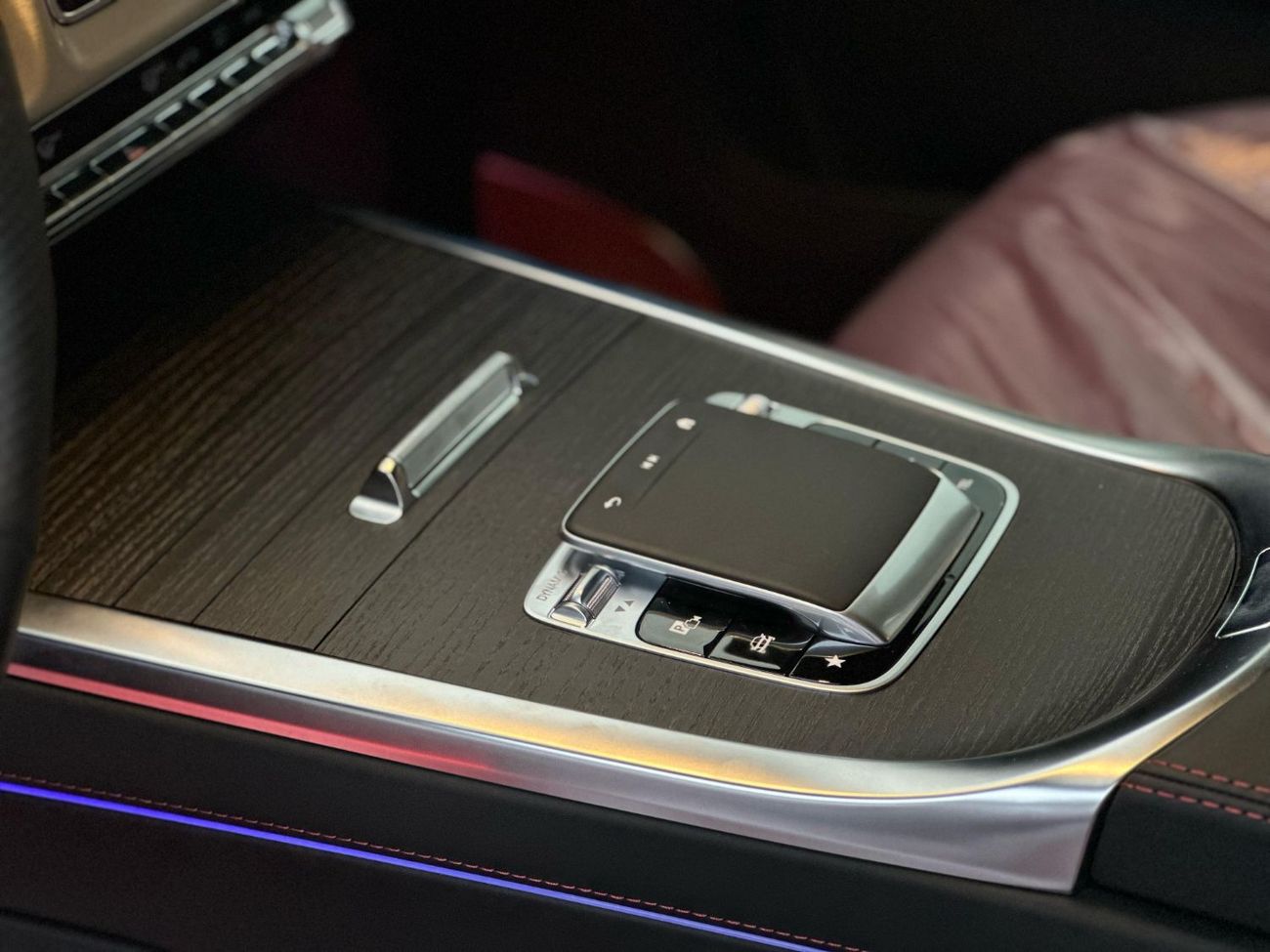 Mercedes-Benz G 63 AMG Almost Brand New G63 Manufaktur 2025 Night Package Diamond seats