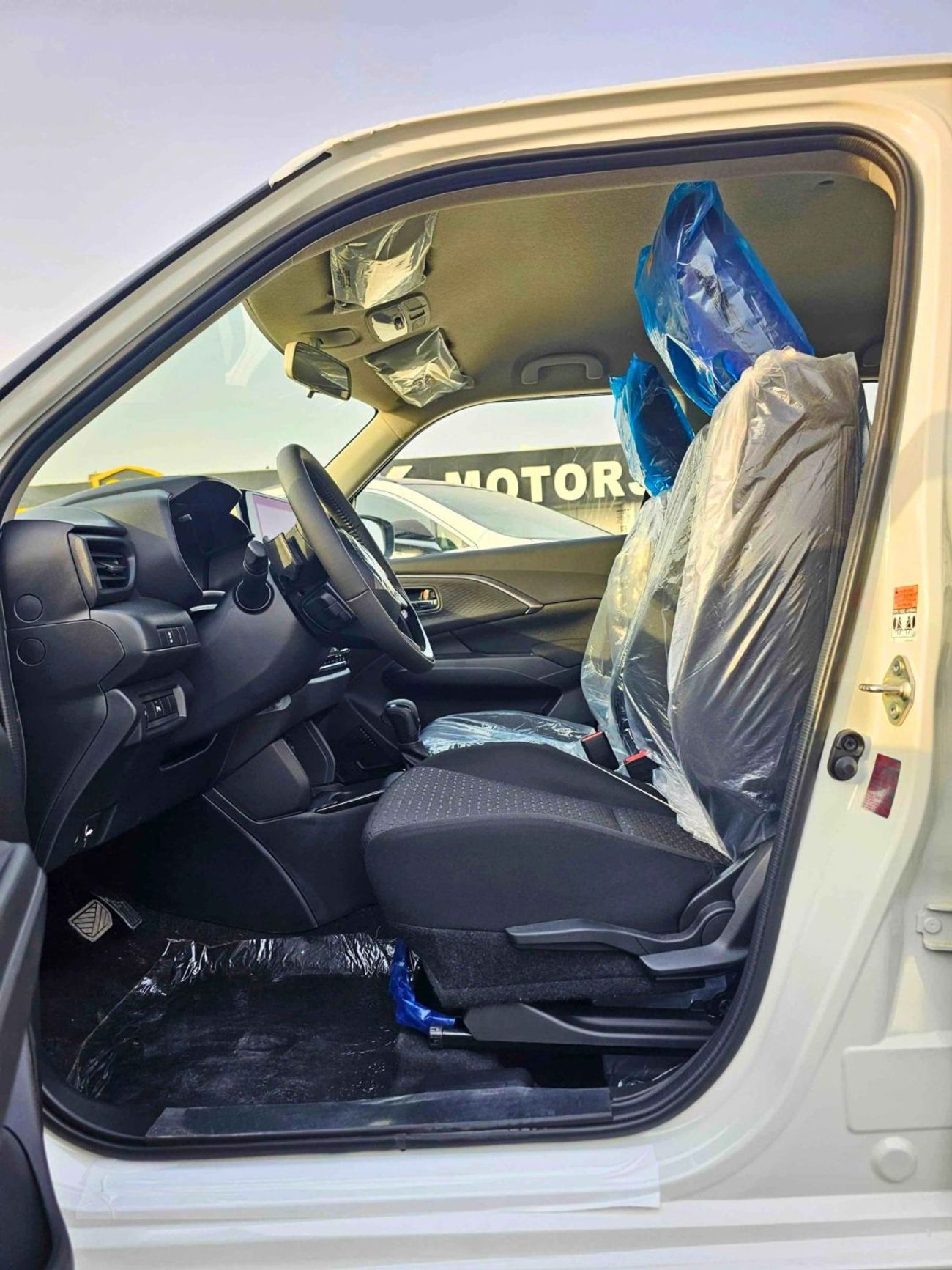 سوزوكي سويفت GLX / 1.2L PETROL A/T / PUSH START / REAR PARKING SENSOR / REAR CAMERA / CODE # GLX