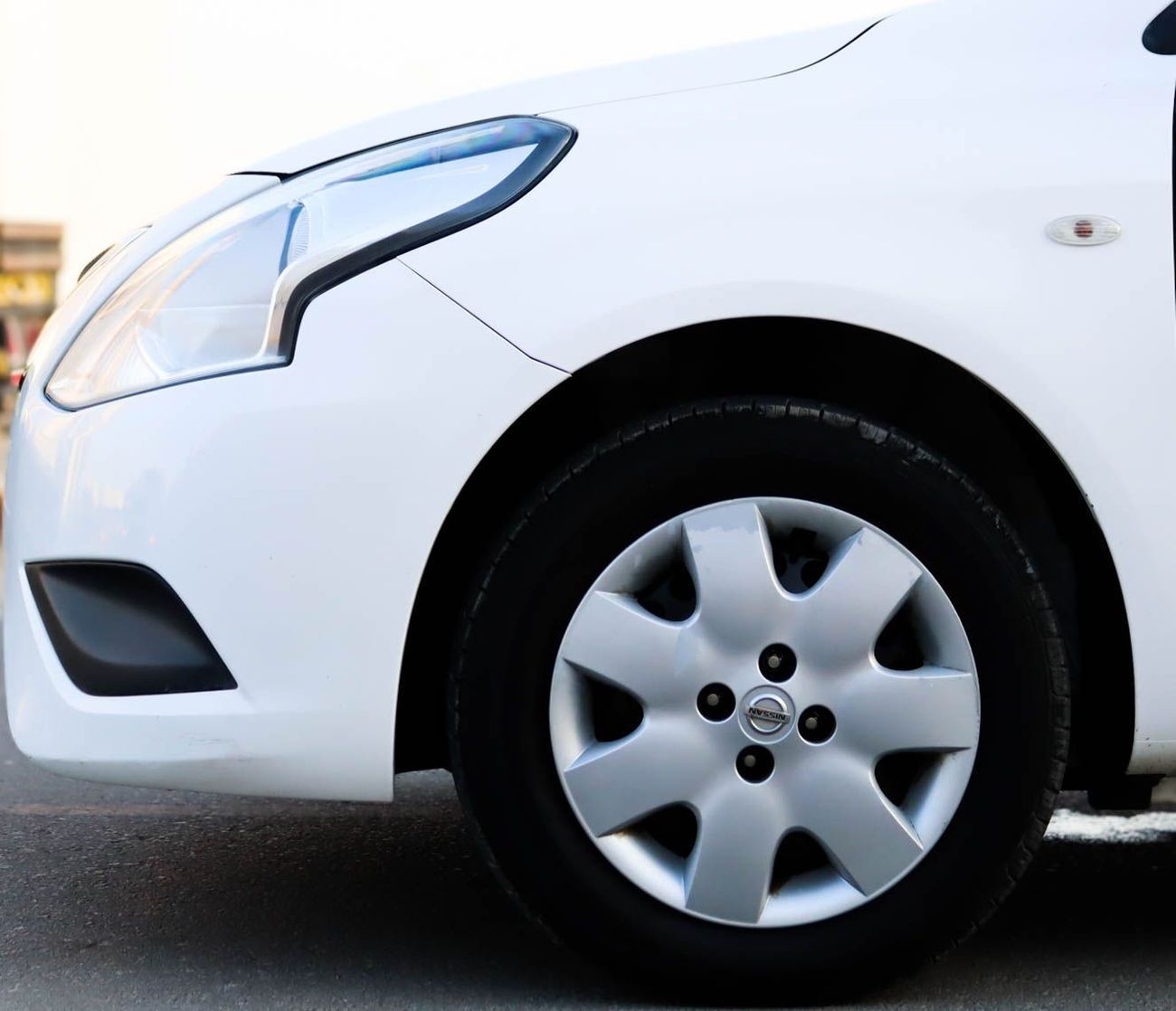 نيسان صني سيارة نيسان صني S (N18) موديل 2022، سيدان بأربعة أبواب، محرك بنزين 1.6 لتر، ناقل حركة أوتوماتيكي، دف