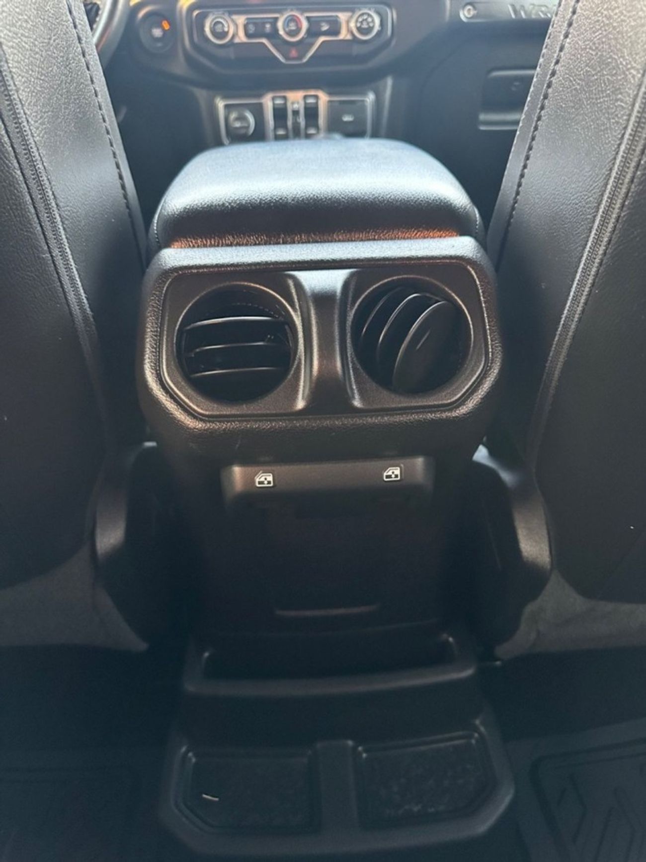 جيب رانجلر Unlimited Sport 3.6L A/T