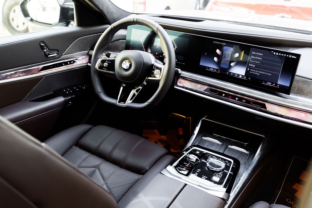 BMW 735i BMW 735i M Sport Individual – 2026 | GCC | 2 YEARS WARRANTY | Only 2,044 KM | AED 399,000