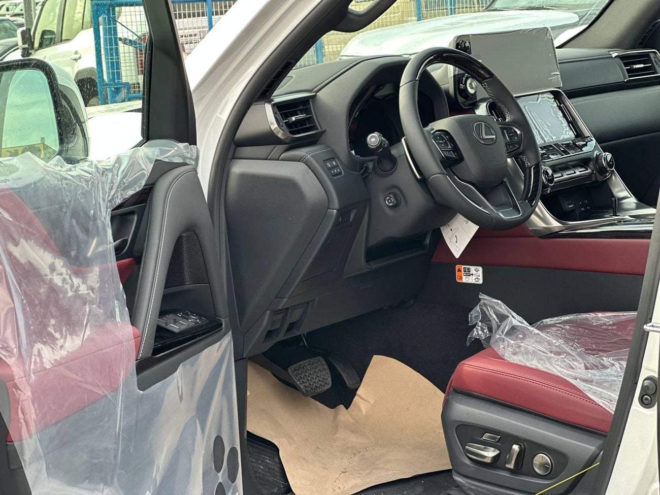 Lexus LX 700h Urban Signature 3.5L HEV A/T // 2026 // Full With Radar & Head Up Disable , 360 Camera , Wireless Ch