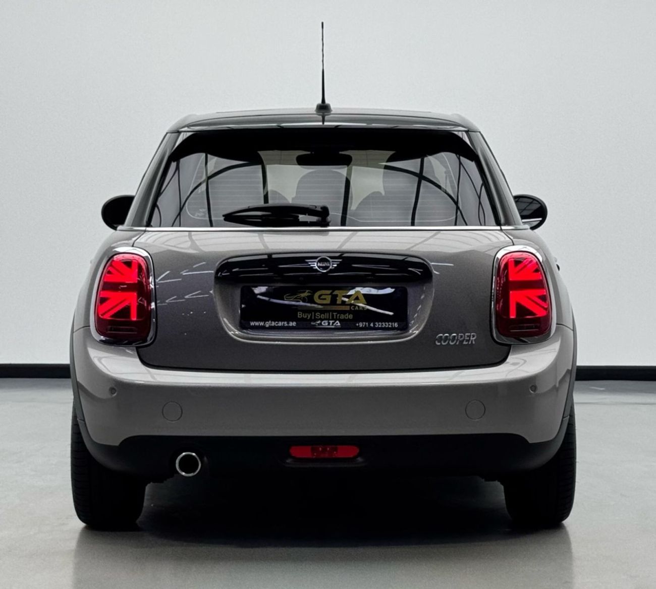 Mini Cooper Std 1.5L (4 Seater) 2020 Mini Cooper, Warranty, 2025 Mini Service Pack, Low Kms, GCC