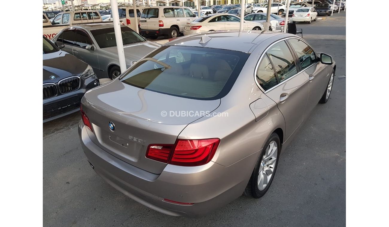BMW 520i i model 2012GCC car prefect condition full service full option low mileage