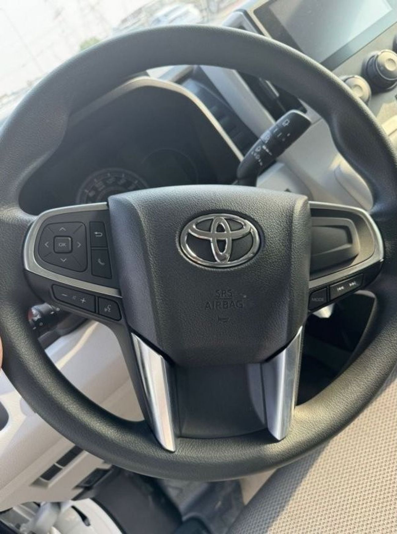 تويوتا هاياس Semi cargo 6 seat