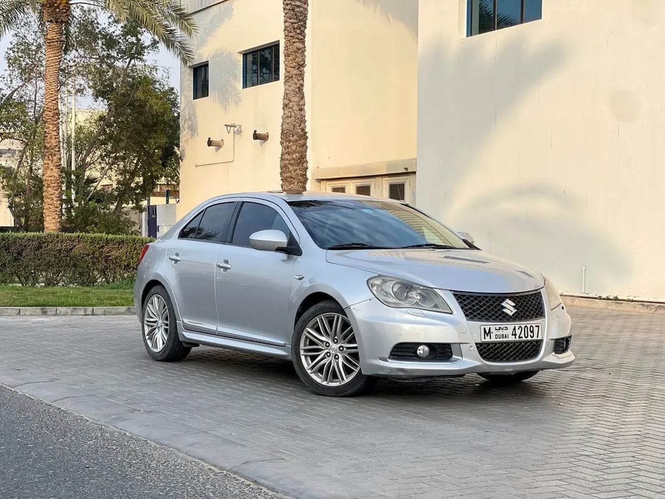 سوزوكي كيزاشي GCC | 2.4L 4-CYLINDERS