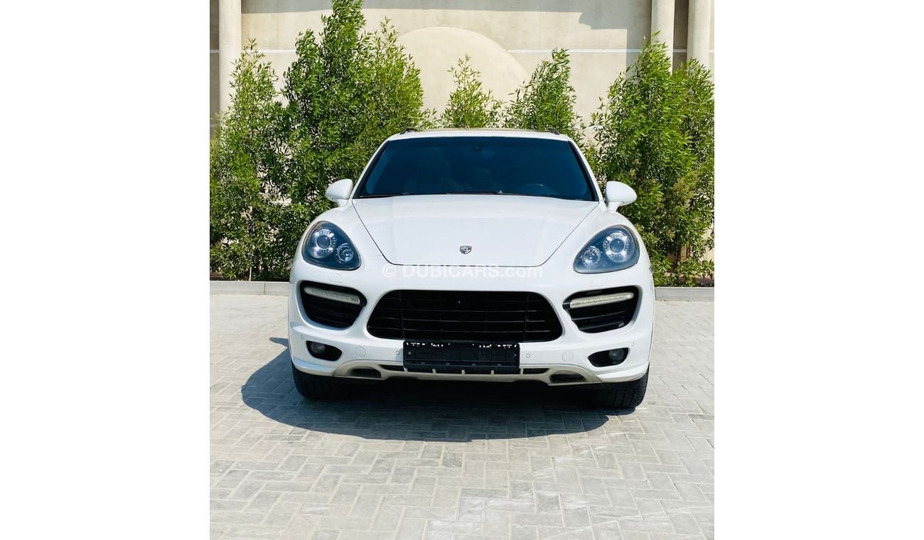 Used Porsche Cayenne GTS Good condition car GCC 2014 for sale in Dubai