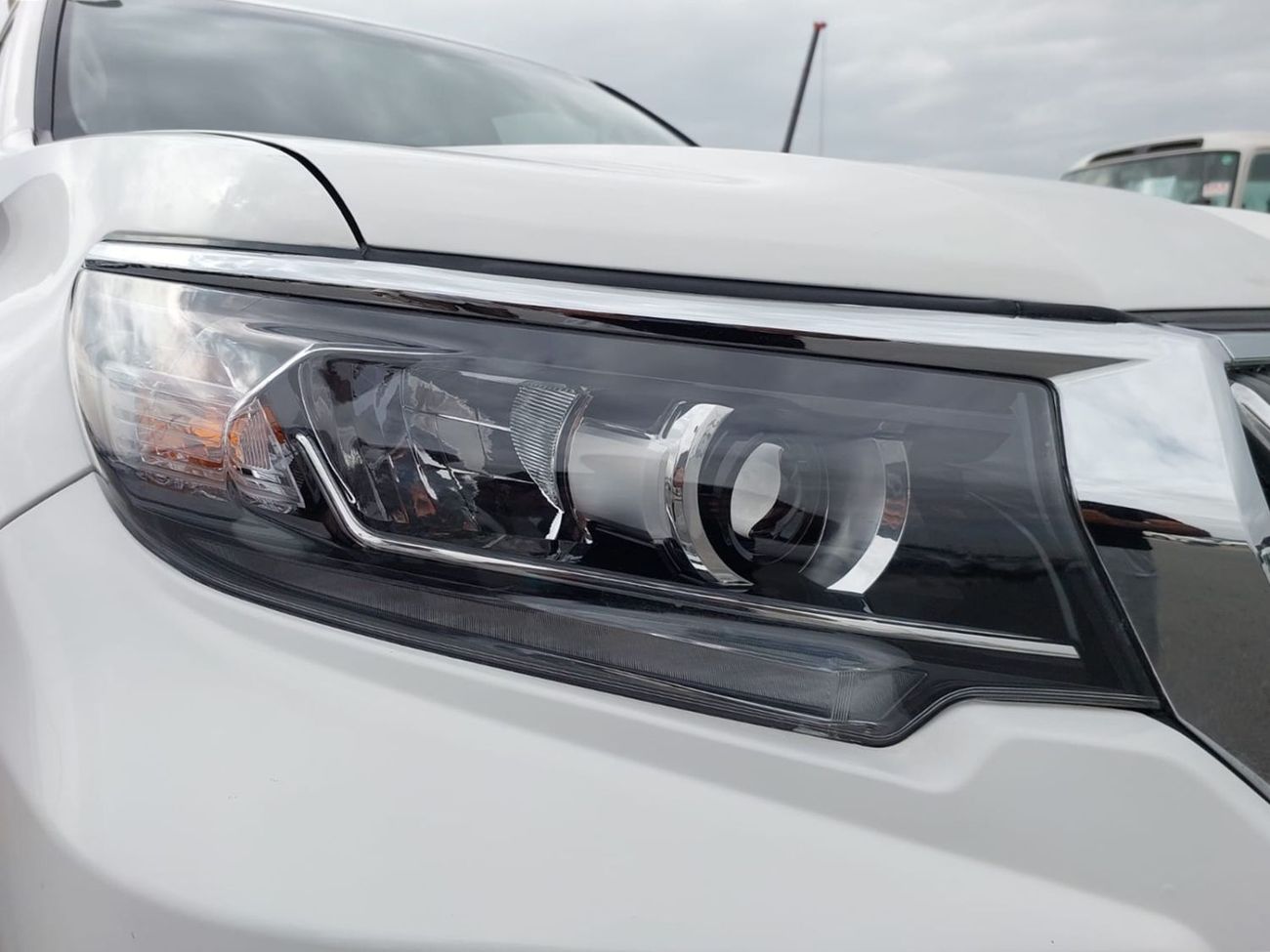 Toyota Land Cruiser TOYOTA LAND CRUISER PRADO SUV RHD 2016 MODEL 2.8 L DIESEL AUTOMATIC(PM18328)