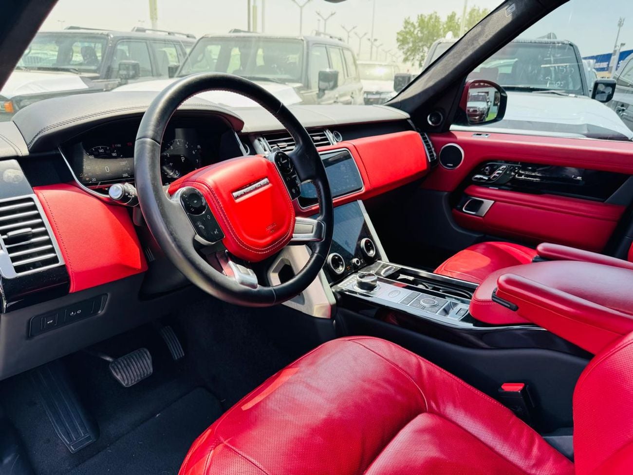 Land Rover Range Rover Range Rover Autobiography 5.0L Supercharged V8 engine producing 525-565 horsepower