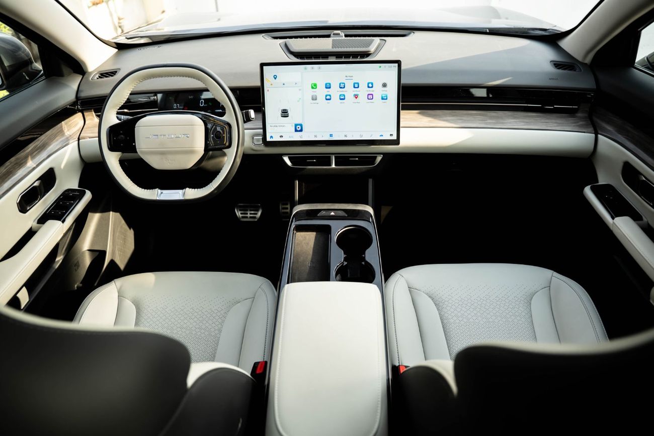 Jetour Dashing Flagship 2024 GCC 1.6L Turbo 4 Cylinders Low Mileage