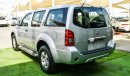 Nissan Pathfinder Gulf - Accident Free - No. 2 - Screen - Rings - Excellent condition, you do not need any expenses