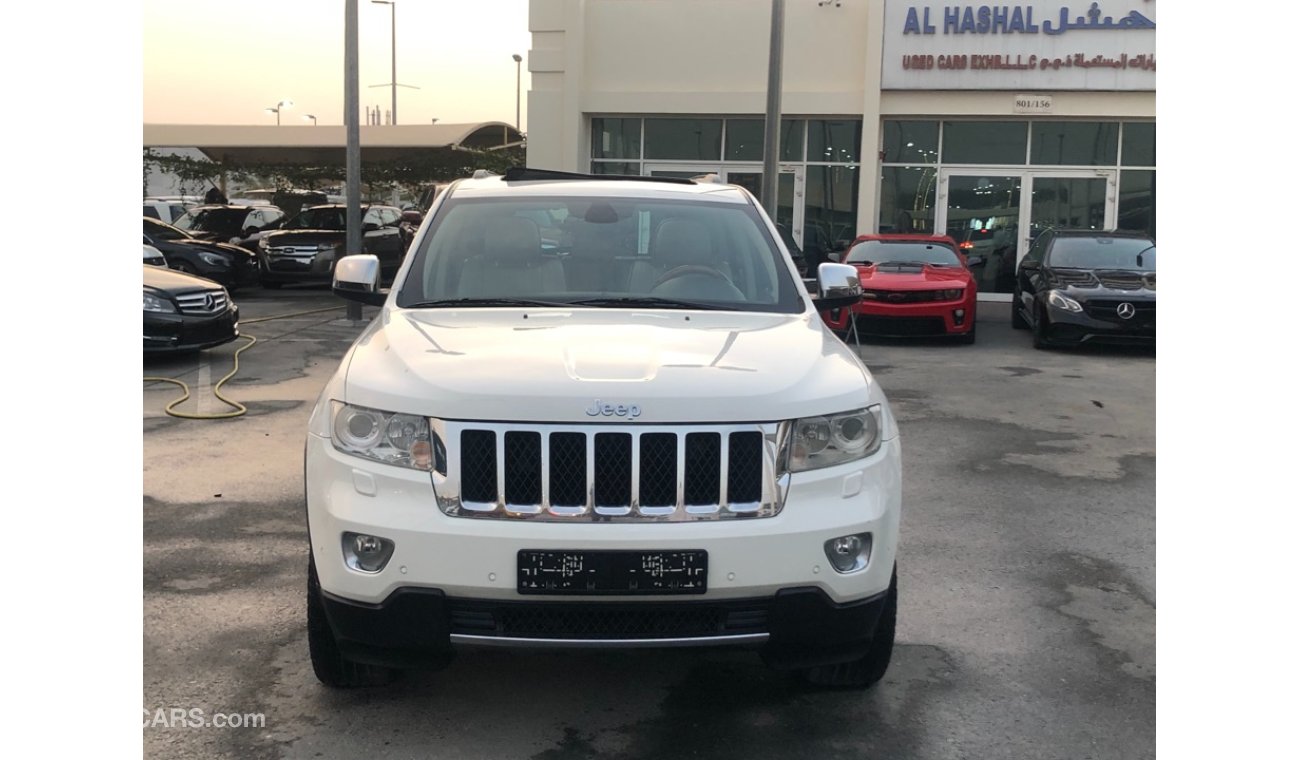 Jeep Grand Cherokee Jeep grand chorque model 2012 GCC car prefect condition full option low mileage panoramic roof leato