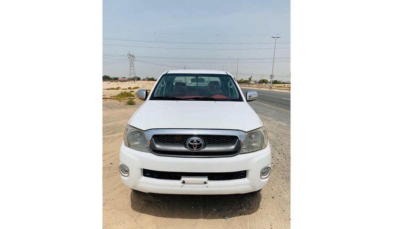 Toyota Hilux Toyota Hilux 2010 White | A 1013