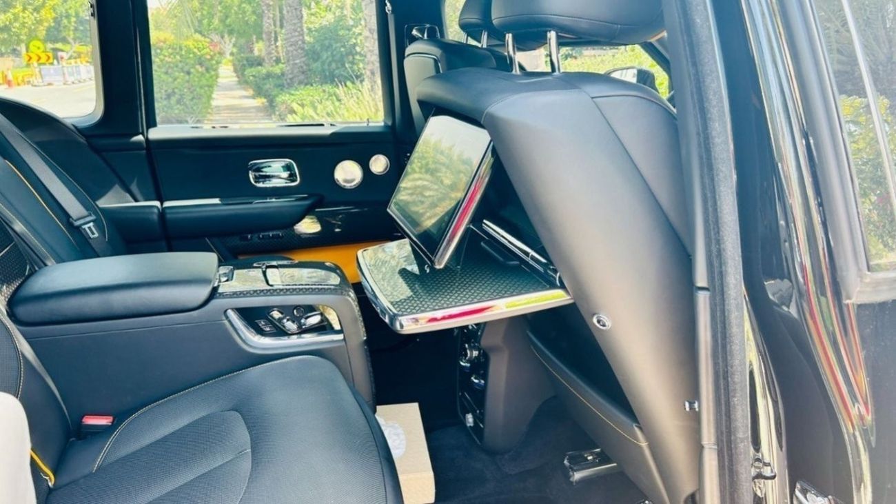 Rolls-Royce Cullinan ROLLS ROYCE CULLINAN 2021 BLACK BADGE | FSH | UNDER WARRANTY | STARLIGHT | GCC SPECS