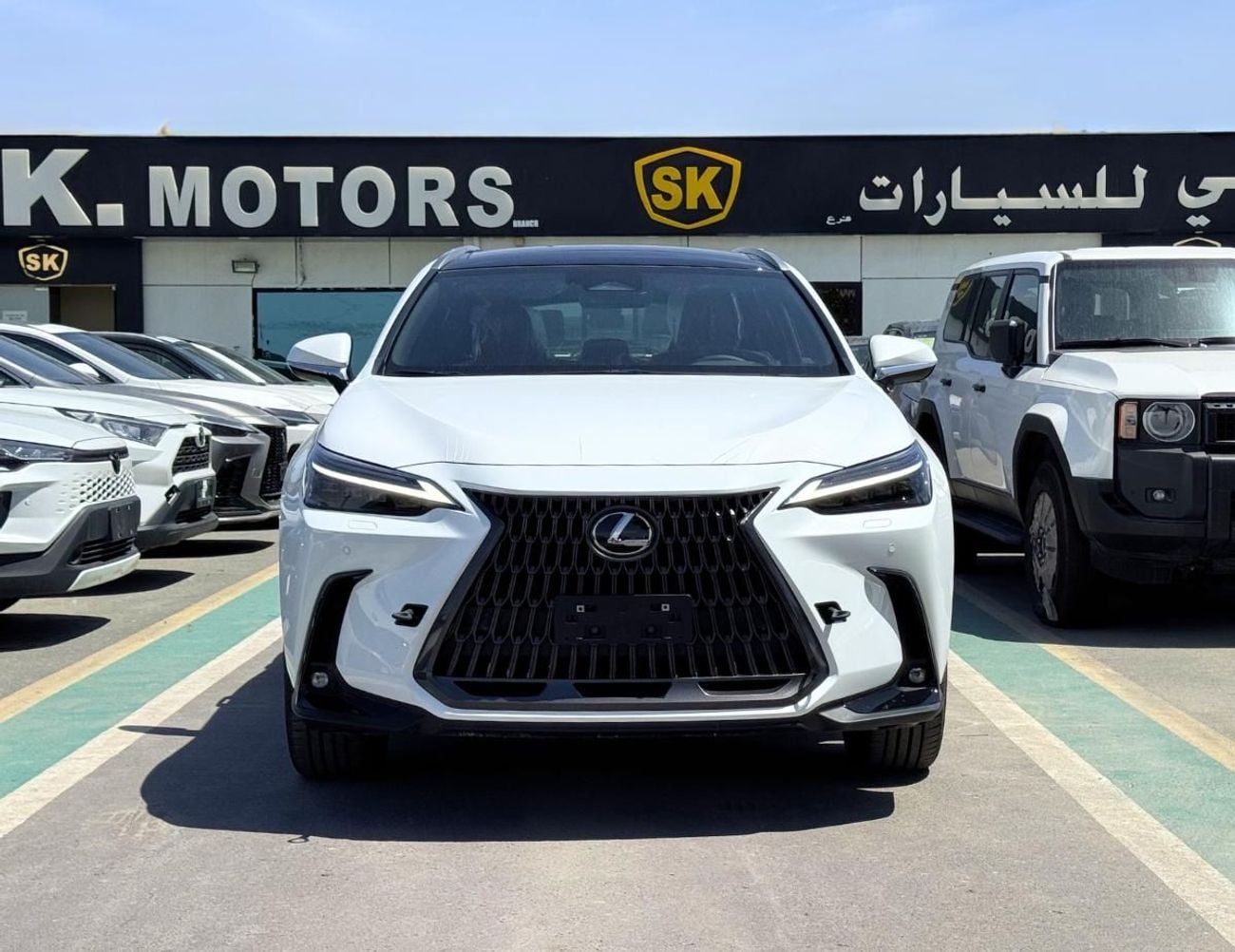 لكزس NX350h HEV LUXURY / 2.5L PETROL V4 / RADAR / PANORAMIC ROOF / LEATHER WITH POWER SEATS (CODE # NXP3HEV)
