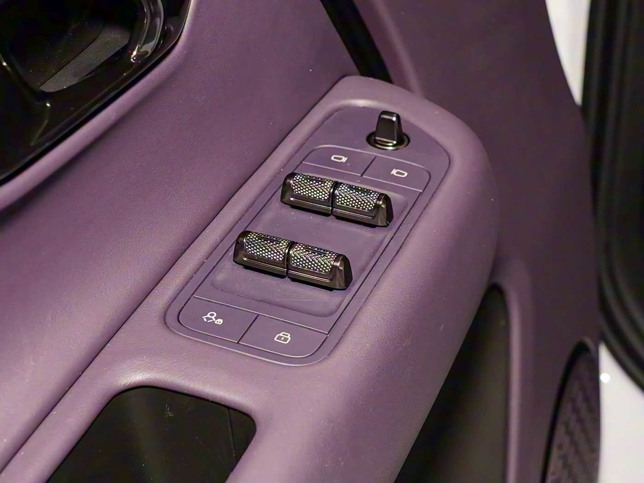 روكس أداماس أداماس 7 مقاعد