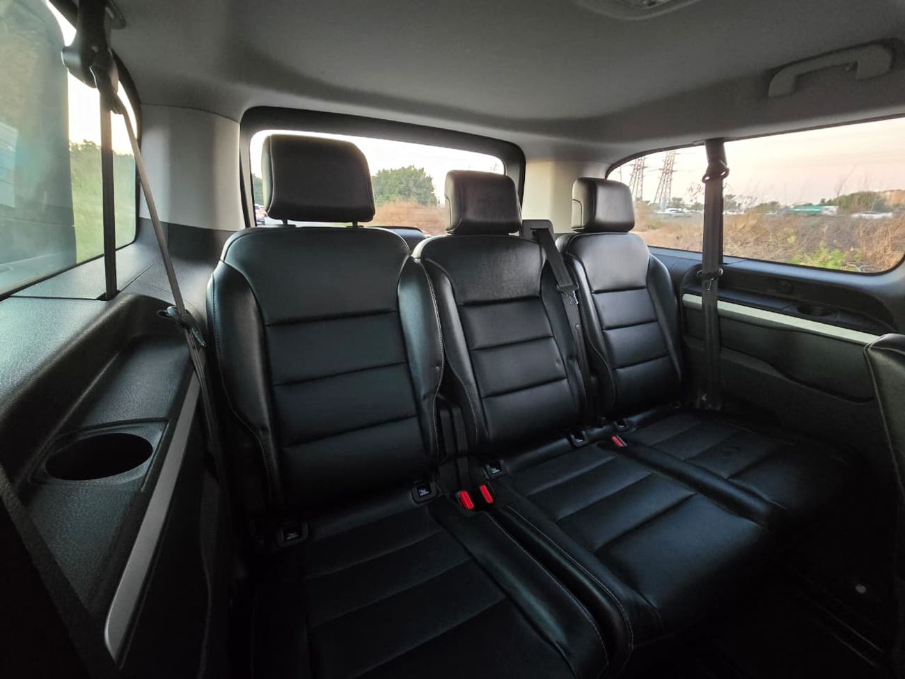 Peugeot Traveller PEUGEOT TRAVELLER VIP DIESEL 2020 2KEYS // FULL OPITION // ORGINAL PAINT