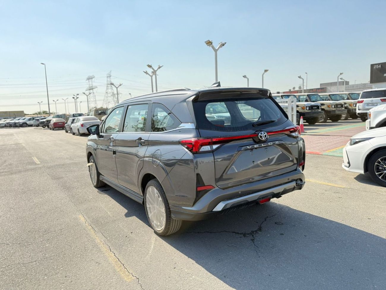 تويوتا فيلوز VELOZ - V Full Option 1.5L 4 Cylinders - 7 Seats 2025 Model