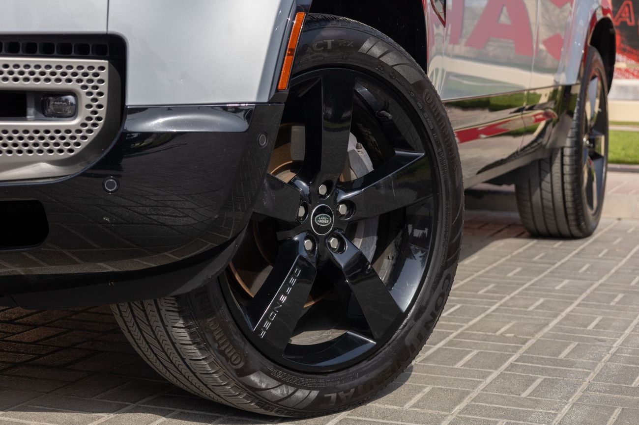 Land Rover Defender P400 110 X-Dynamic SE 3.0L (5 Seater)