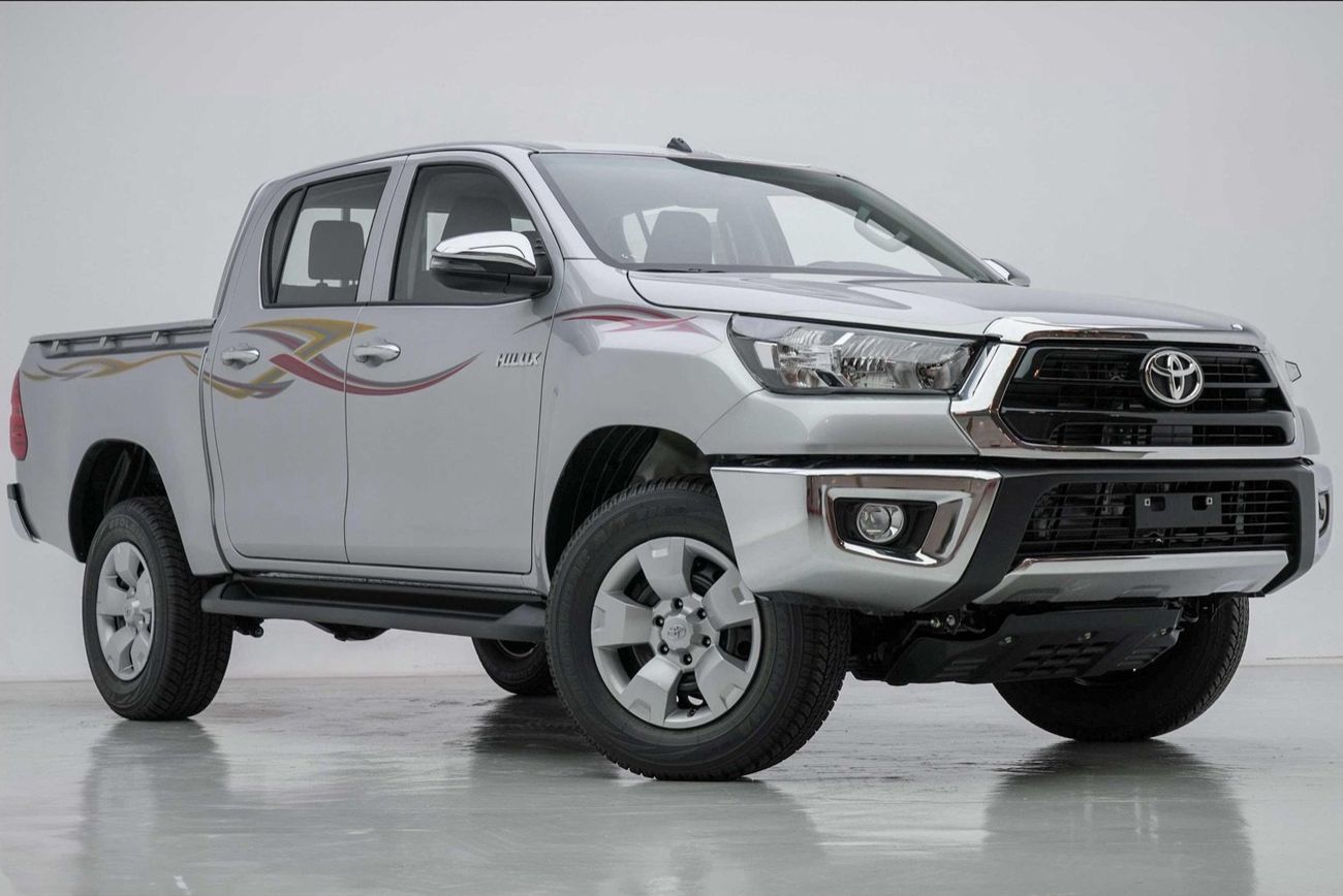 Toyota Hilux 2.4L 4X4 D/C STD(i) M/T DSL