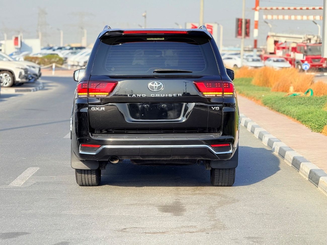 Toyota Land Cruiser GXR+ 4.0L Toyota Landcuriser GXR V8 4.0L modified inside and outside 2025 full option petrol