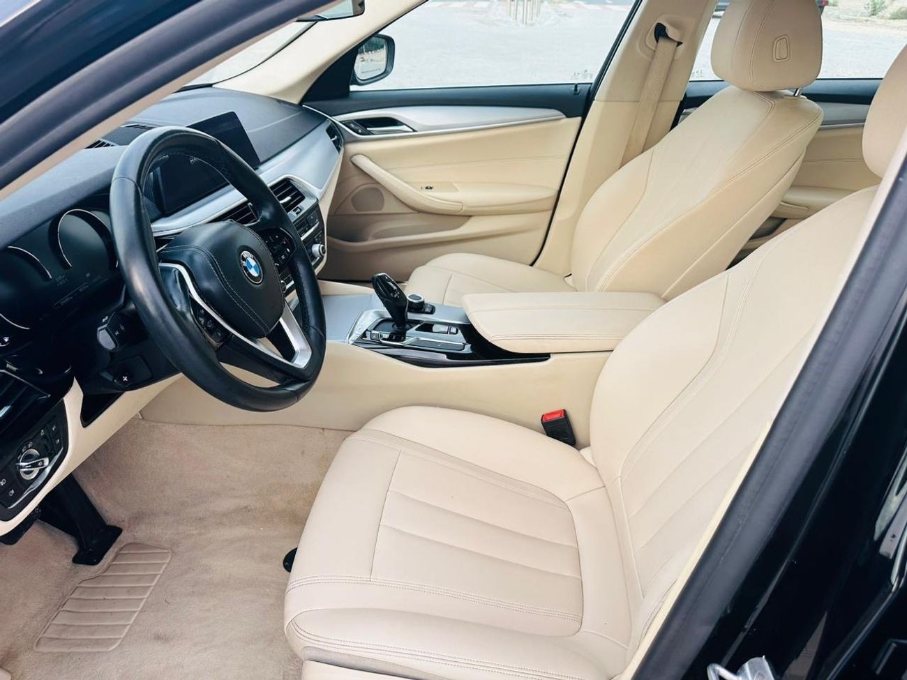 بي أم دبليو 520i