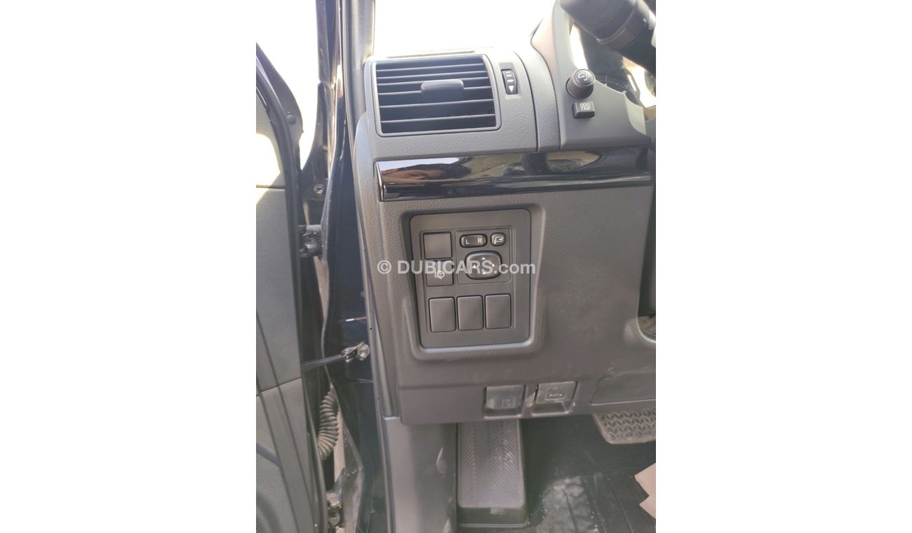 Toyota Prado 2.7 L TXL   Black edition  Sunroof  Leather seats Electric seats Big screen  Rims 18