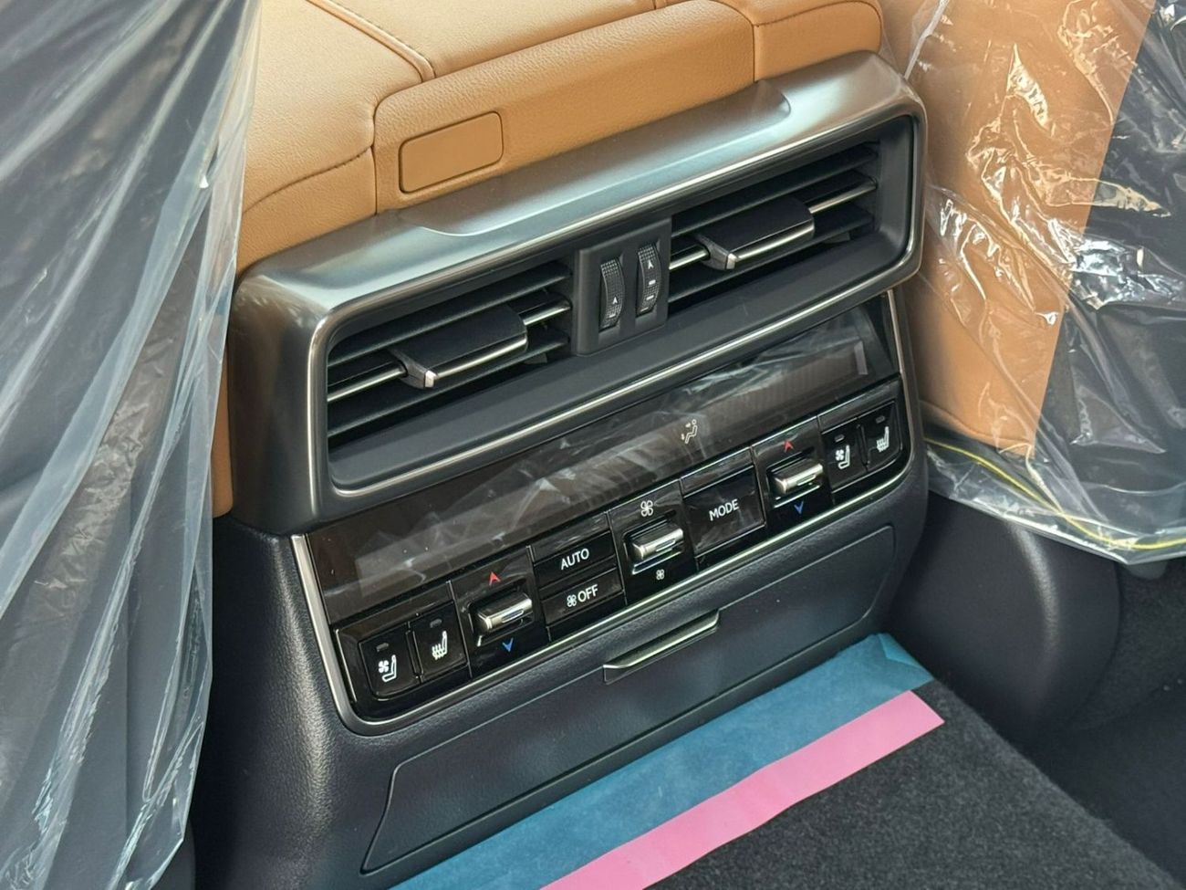 لكزس LX 700h 2025 LEXUS LX700 H 3.5L V6 EXECUTIVE GCC SPEC