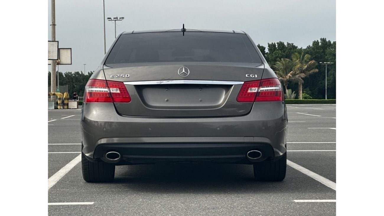 Mercedes-Benz E 250 MODEL 2010 GCC CAR PERFECT CONDITION INSIDE AND OUTSIDE FULL OPTION PANORAMIC ROOF LEATHER SEATS
