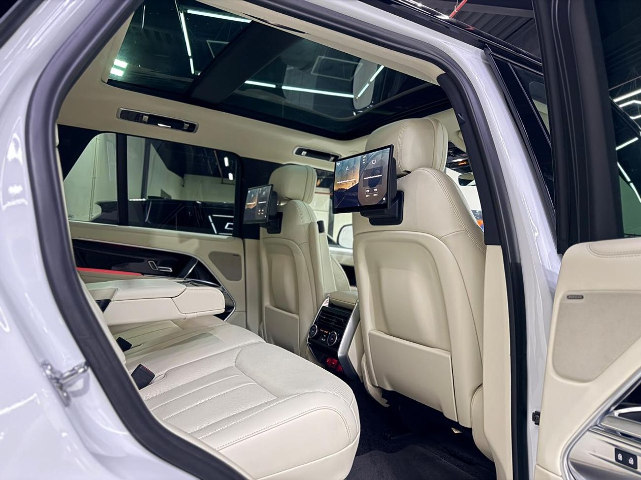 لاند روفر رينج روفر VOGUE SE P400  2025