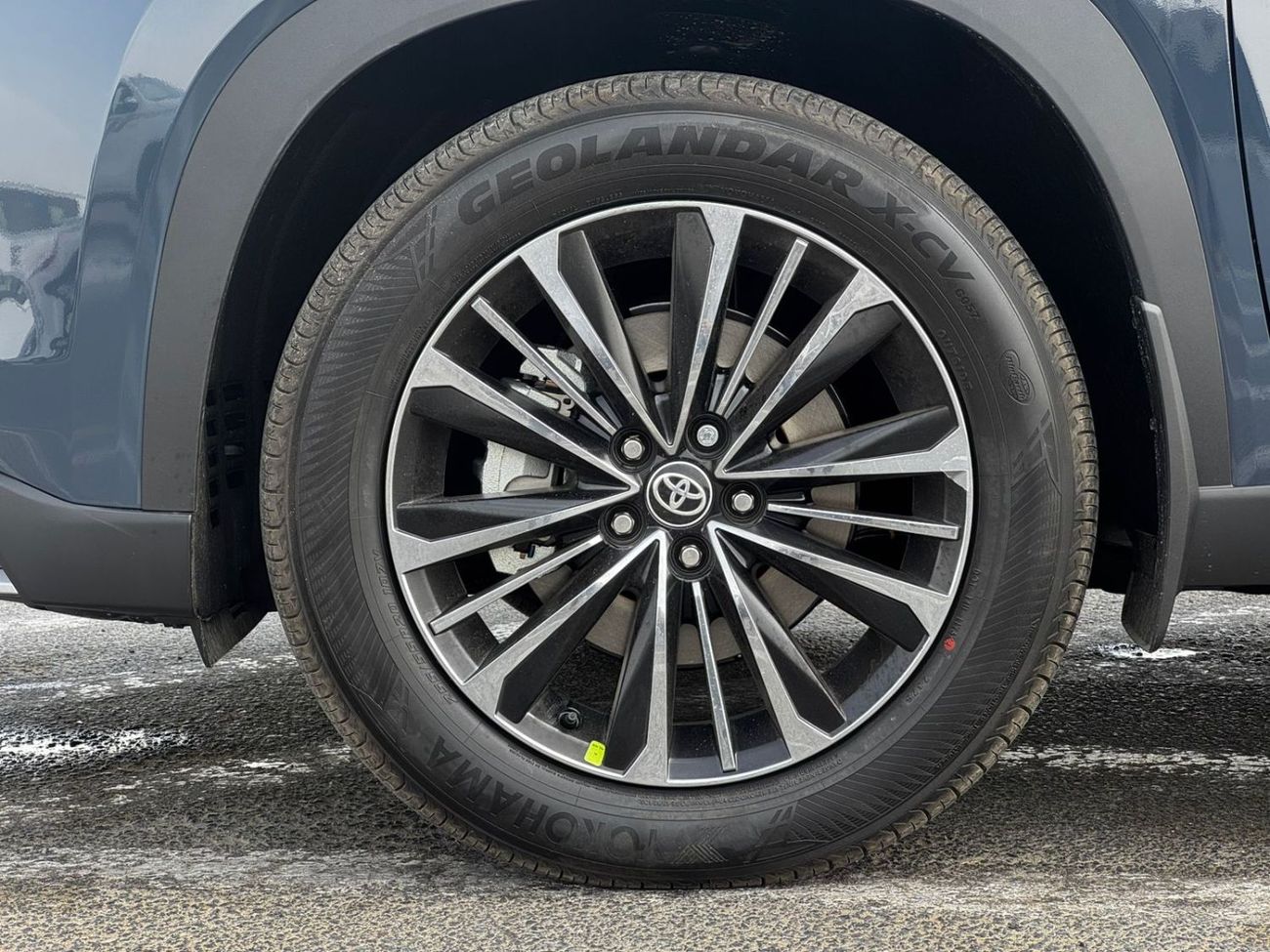 تويوتا جراند هايلاندر 2026 TOYOTA GRAND HIGHLANDER AWD 2.4L HYBRID PLATINUM CANADIAN SPEC READY STOCK AVAILABLE