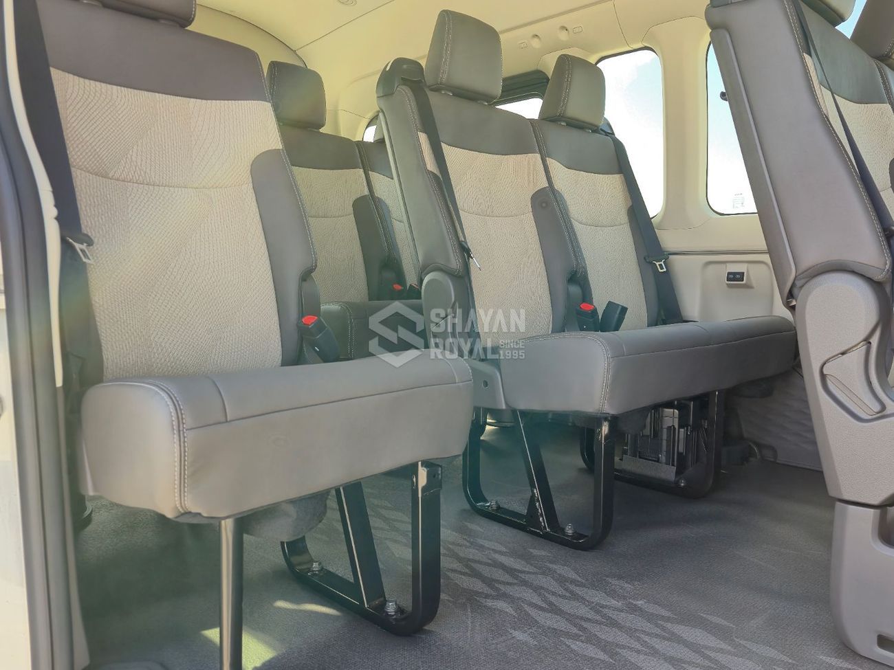 تويوتا هاياس 3.5L PETROL V6 GL AT 13-SEATS RWD 2026MY