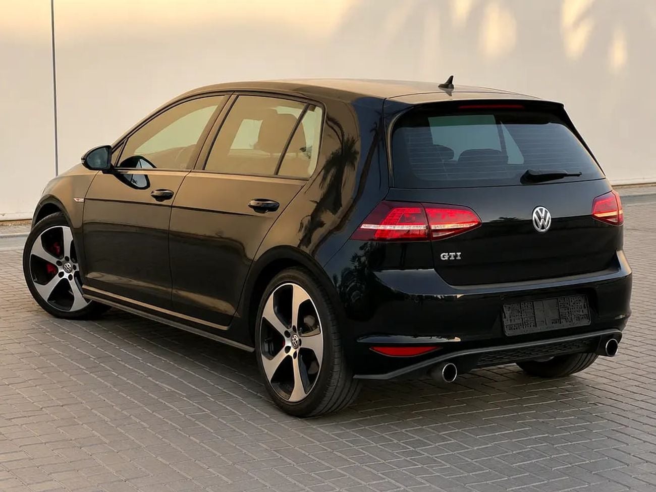Volkswagen Golf 2,990 EMI PM | GOLF | GTI P2 | LOW MILEAGE | ORIGINAL PAINT | 0% DOWNPAYMENT