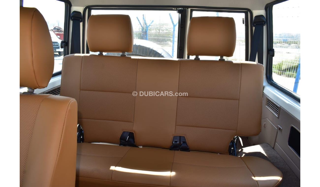 Toyota Land Cruiser 70 71 V6 4.0L MT (With Winch and Differential Lock)