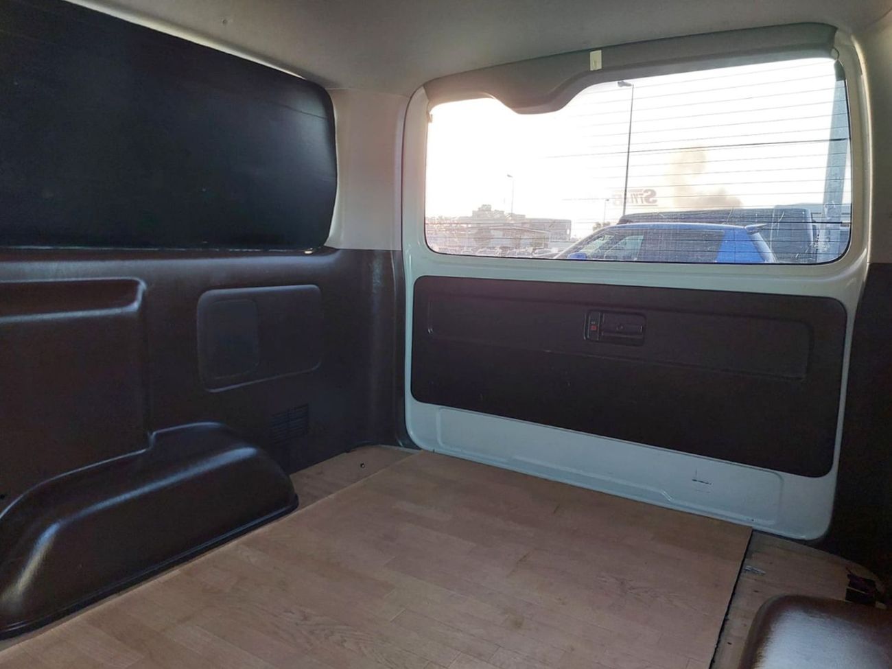 Toyota Hiace (RAMADAN OFFER) TOYOTA HIACE VAN RHD 2006 MODEL 2.0 L PETROL AUTOMATIC(PM41002)