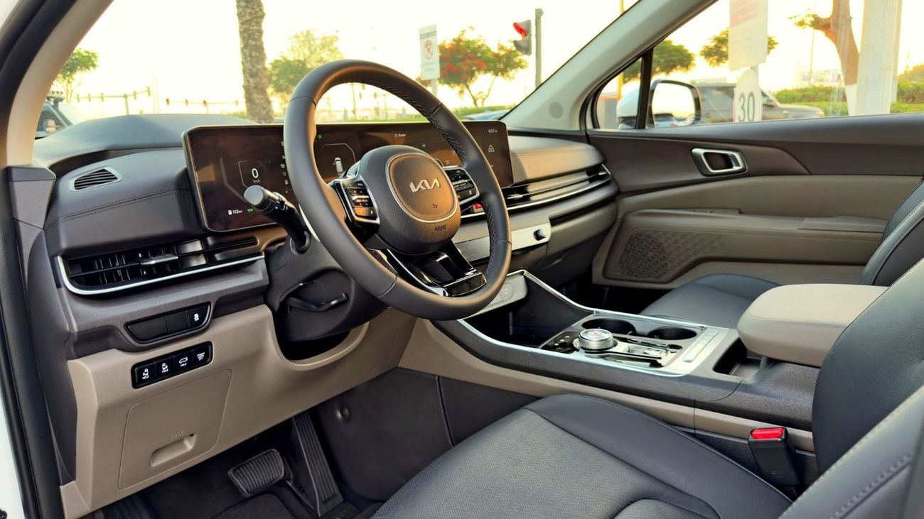 Kia Carnival EX DLX